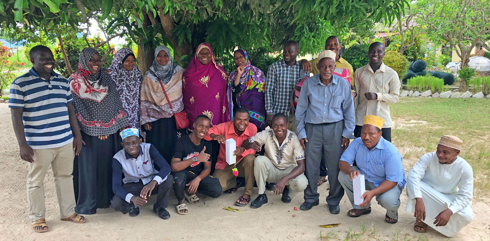 Lehrer und Lehrerinnen der Connecting Continents Schule 